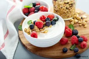 yoghurt met gezond fruit 